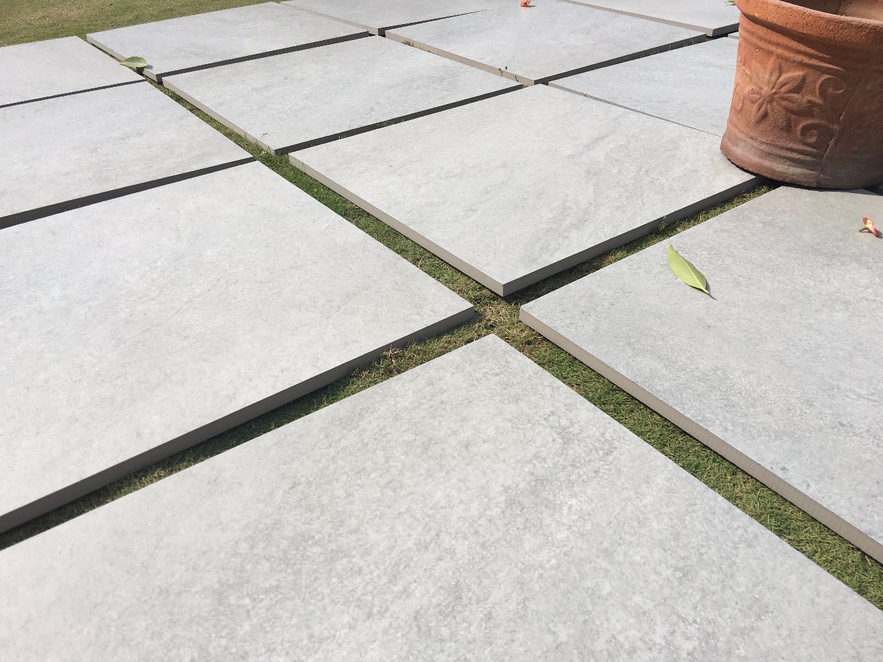 20mm HS Grey Porcelain Paving 600x900mm — view 2